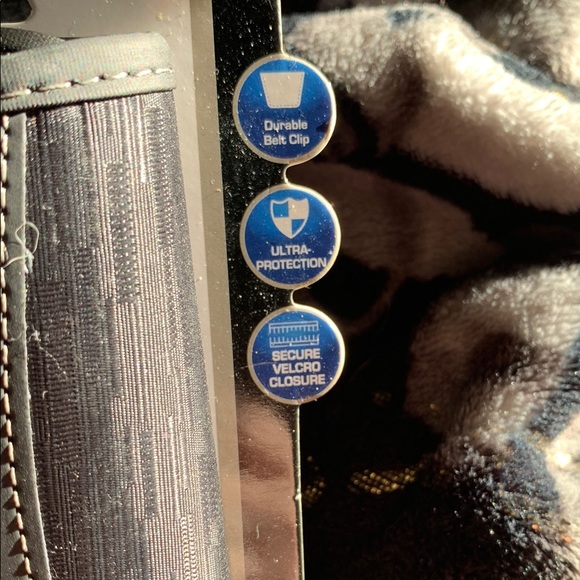 Black Universal Smartphone Case - Picture 2 of 12